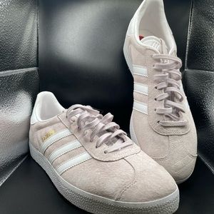 Adidas Gazelle Tennis Shoes. Size 10. Color-Blush (Light Pink) NEW